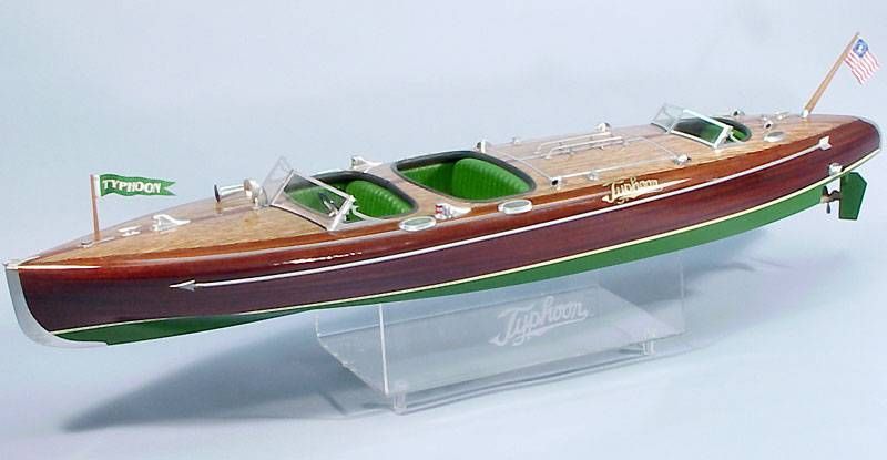 Typhoon Rennboot in 1:10