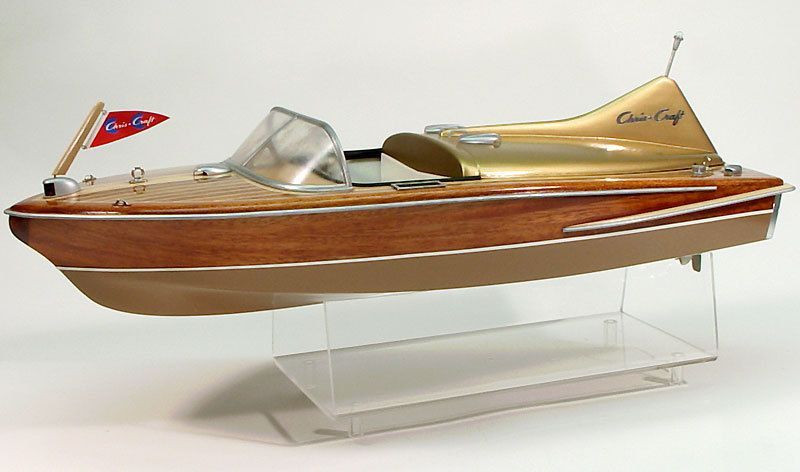 Chris-Craft Cobra in 1:8