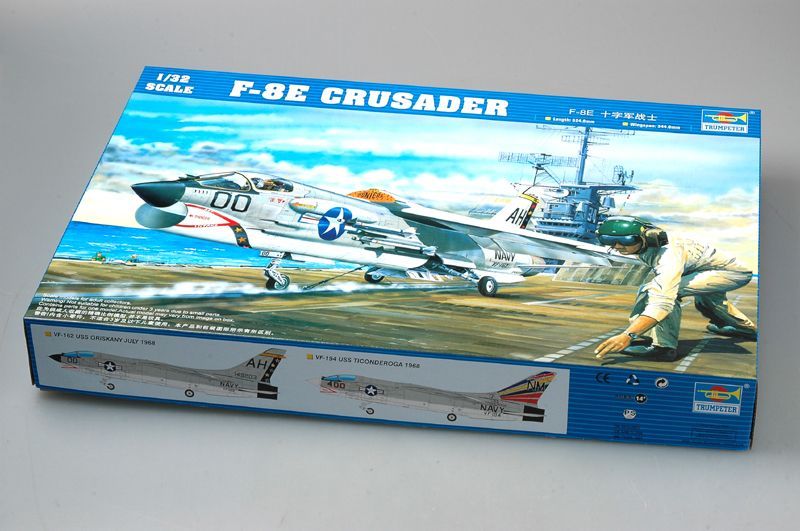 F-8E Crusader in 1:32 / 02272 F-8E Crusader in 1:32 / 02272