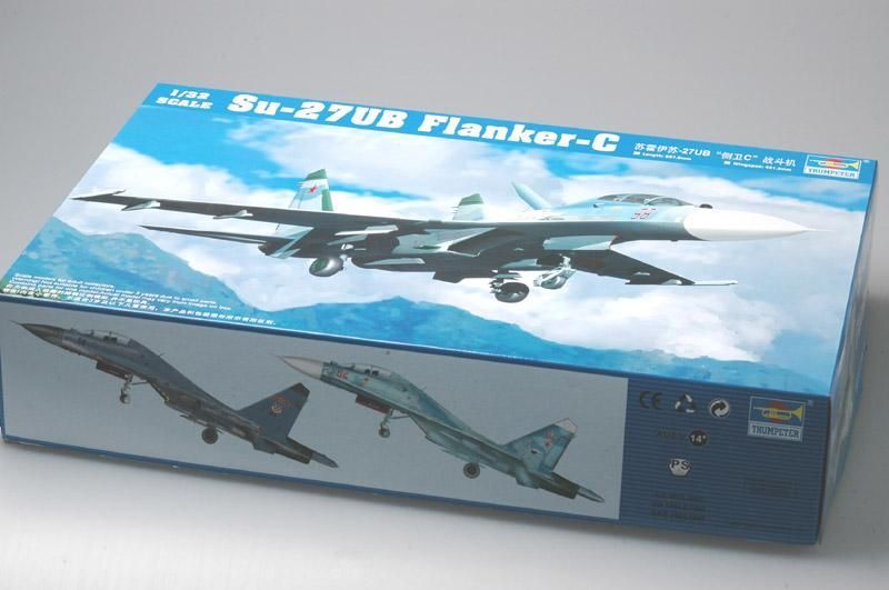 Su-27UB Flanker-C in 1:32 / 02270 Su-27UB Flanker-C in 1:32 / 02270