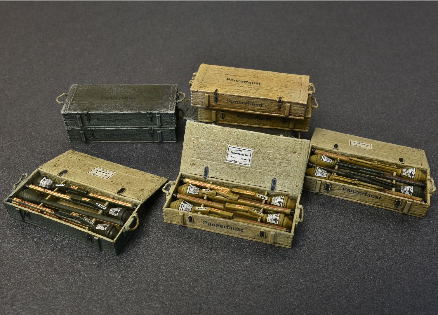Panzerfaust 30/60 Set in 1:35 / 35253 Panzerfaust 30/60 Set in 1:35 / 35253