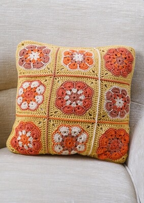 Modelo Gold Granny Square Cushion Modelo Gold Granny Square Cushion