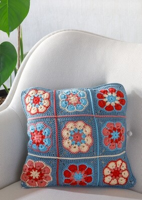 Modelo Blue Granny Square Cushion Modelo Blue Granny Square Cushion