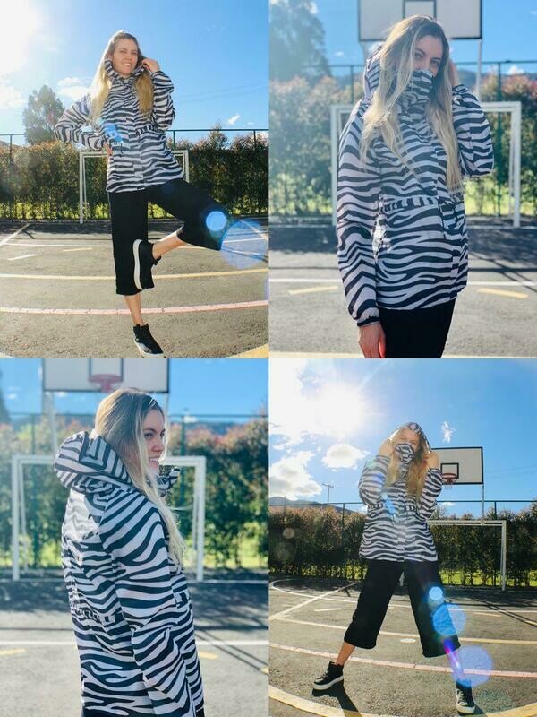 Coats antifluidos estampados