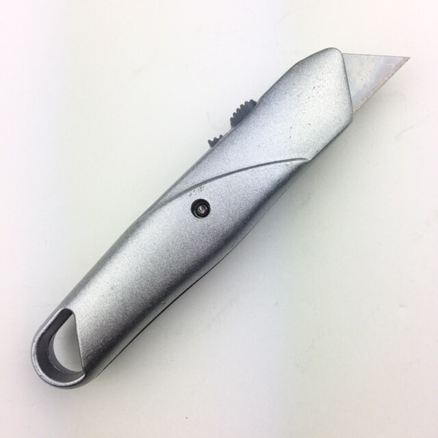 Alu Trapezmesser Cuttermesser mit Trapezklingen 60 mm Teppichmesser