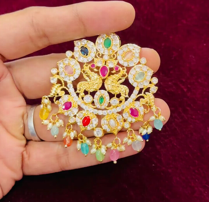 Navaratna locket