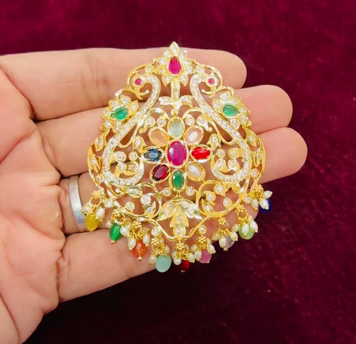 Navratna locket