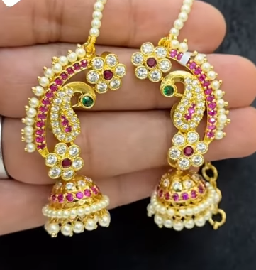 Earrings with matte