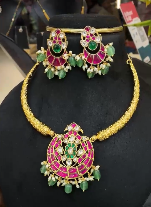 Jadau sets