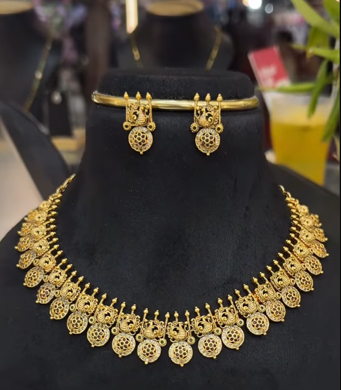Bottu necklace