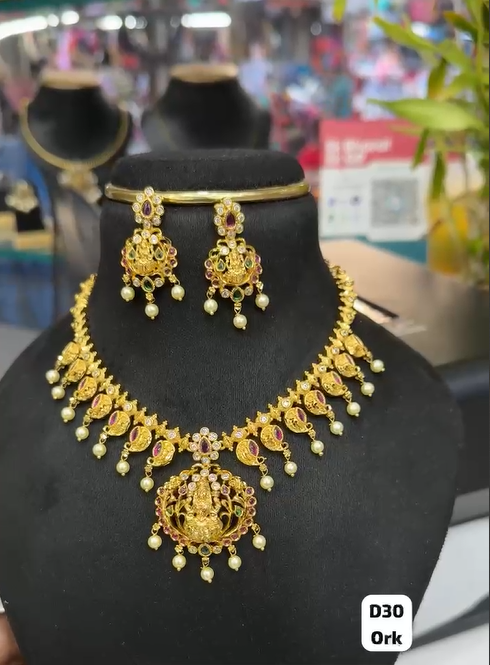 Real gold forming necklace