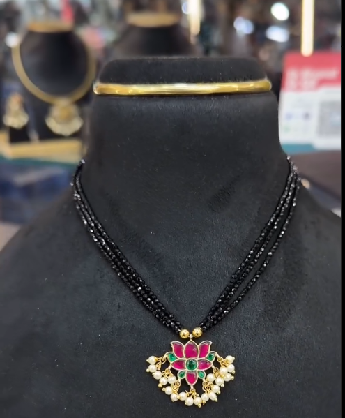 Black beads chain