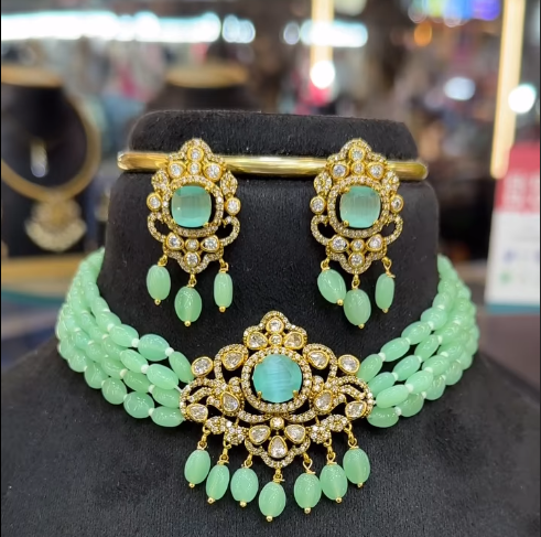 Green beads choker
