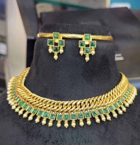 choker set