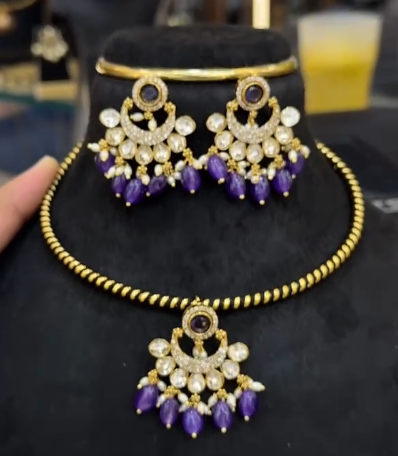Hasli with detachable pendant set