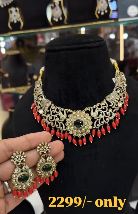 Necklace set