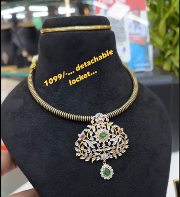 Hasli chain with detachable locket