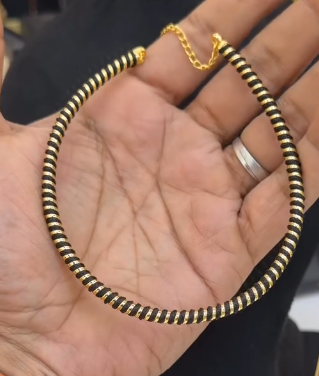 Hasli chain with gold replica