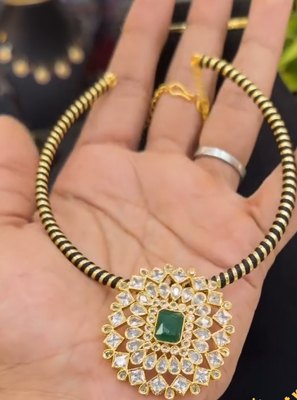 Hasli with Detachable locket