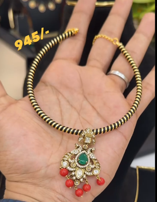 Hasli with Detachable locket