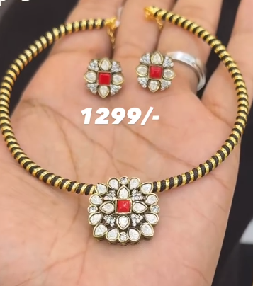 Hasli with moissanite pagadam locket set