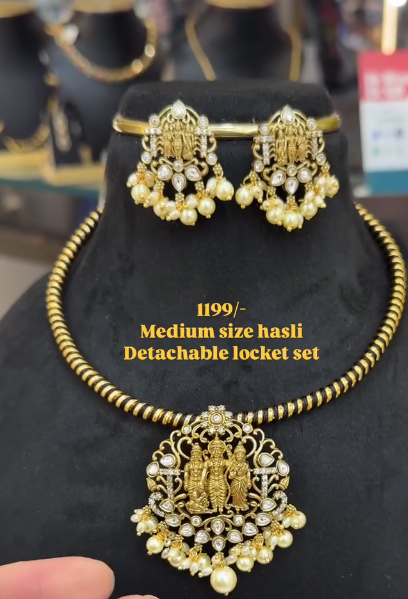Hasli with detachable locket set