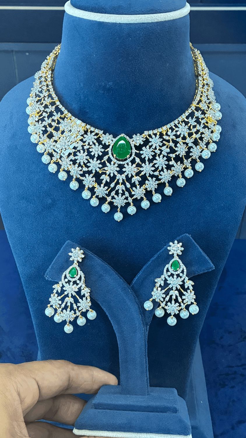 GJ Necksets