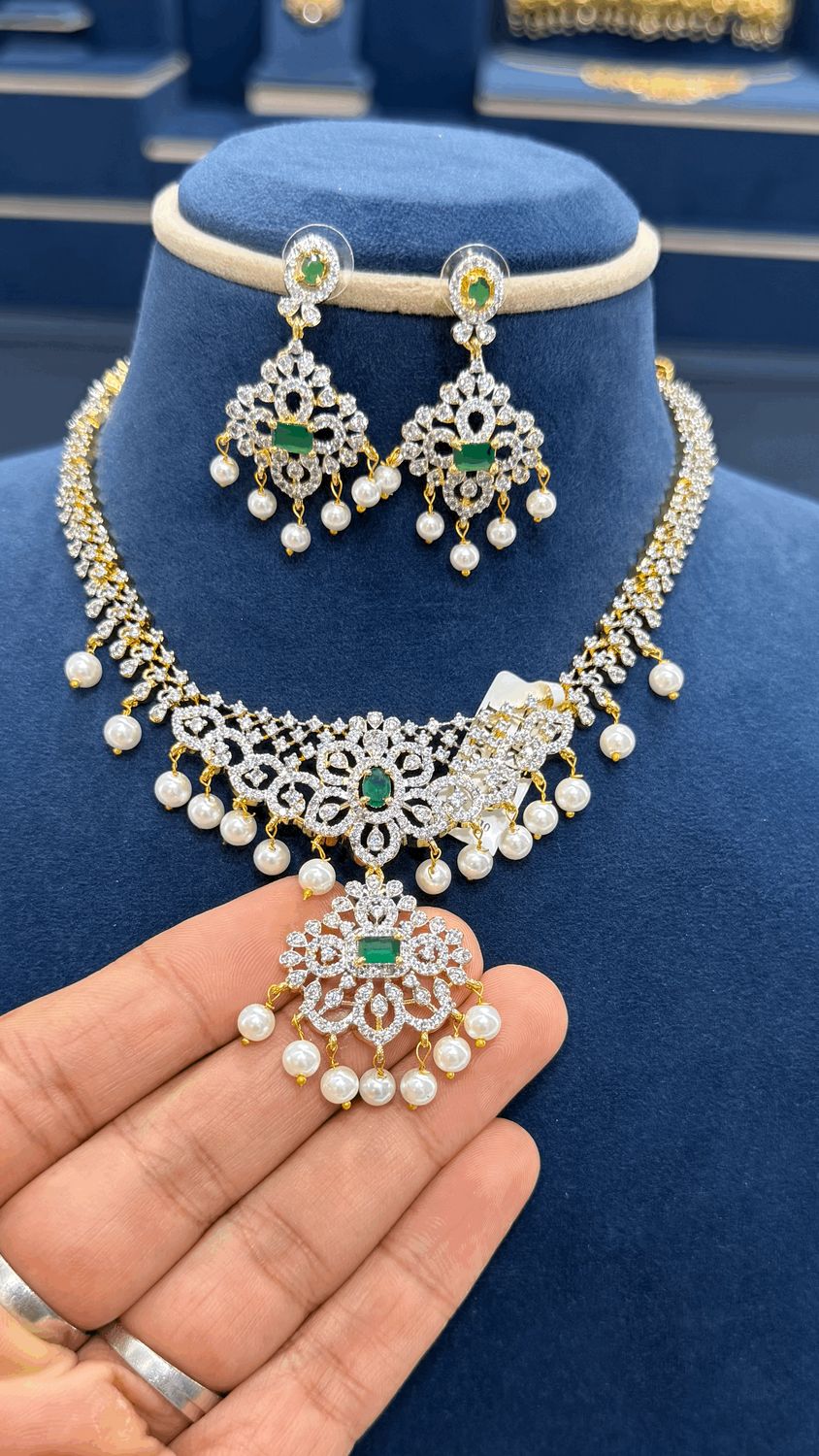 GJ Necksets GJ Necksets