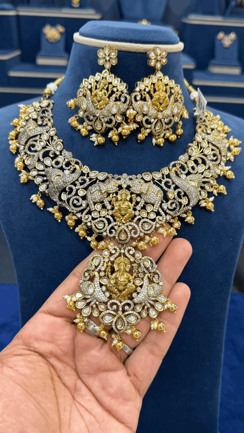 Victorian Neckset Victorian Neckset