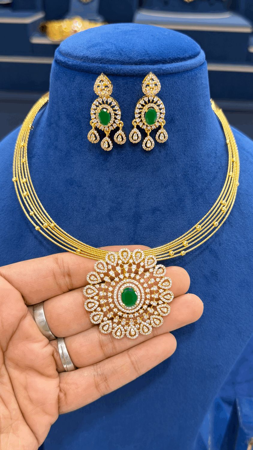 Simple Neckset with CZ Locket