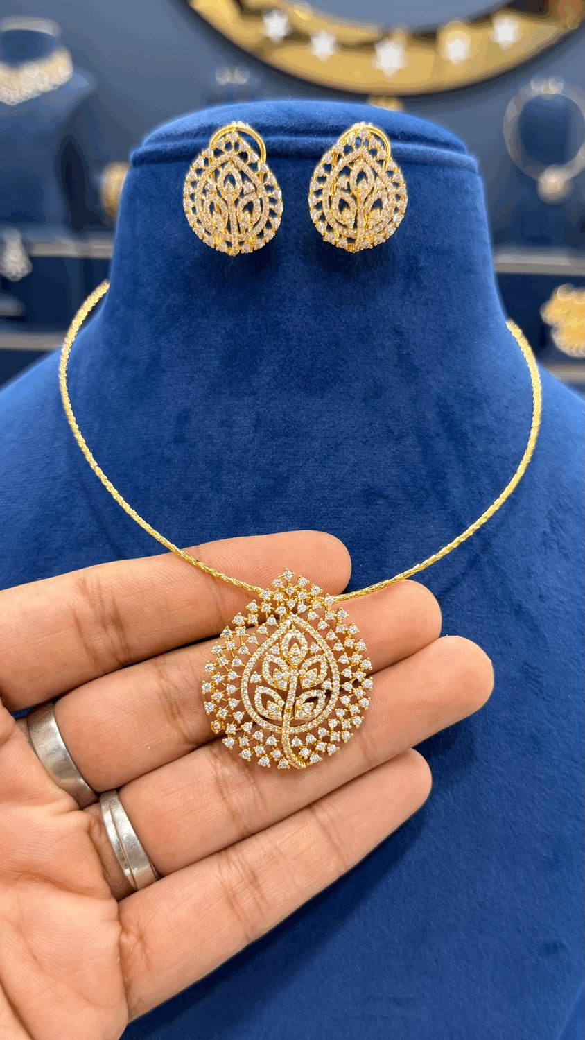 Flexible Hasli Neckset with CZ Locket