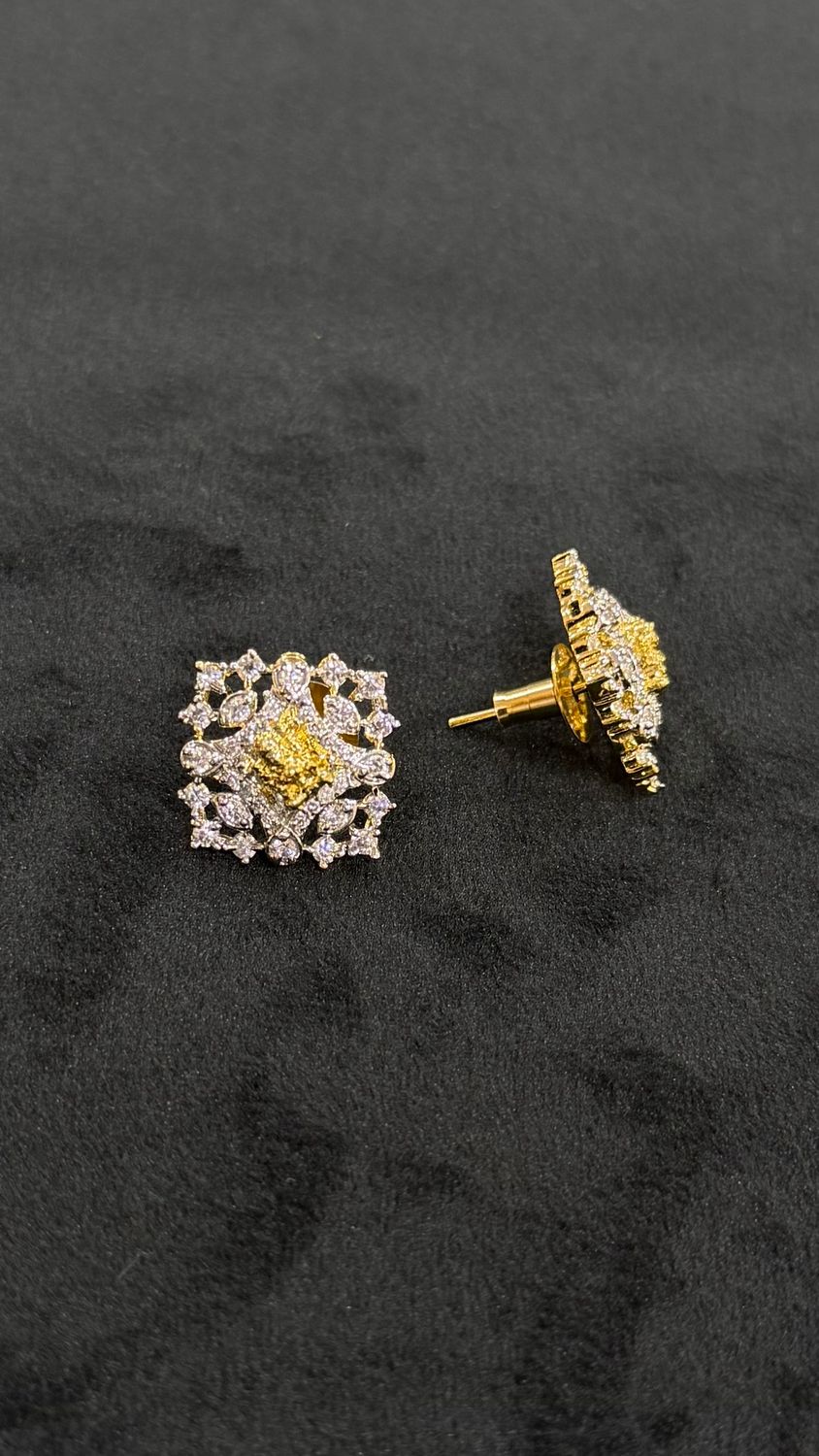 Lakshmi Studs Gj Polish (Each)