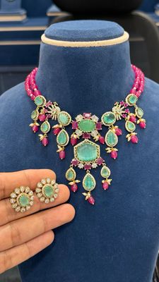 Celebrity Style Choker