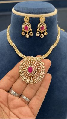 Simple Neckset with Detachable Locket Set