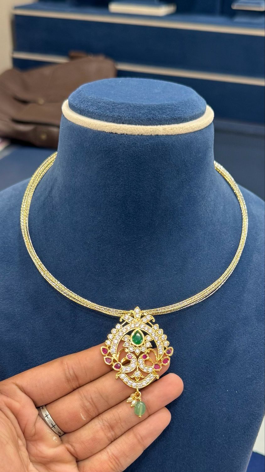 10 Lines Halsi set with Detachable Locket