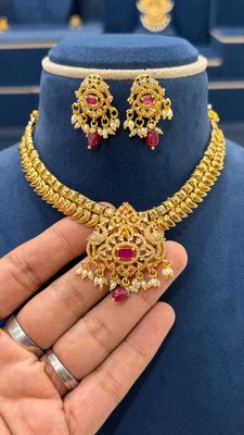 Mango Necklace With Detachable Locket