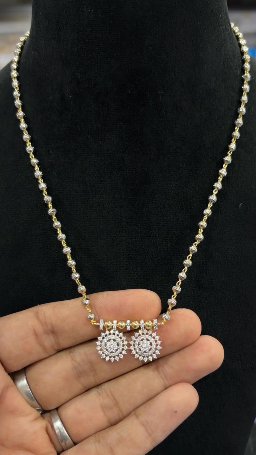 Diamond Look Chain With Locket