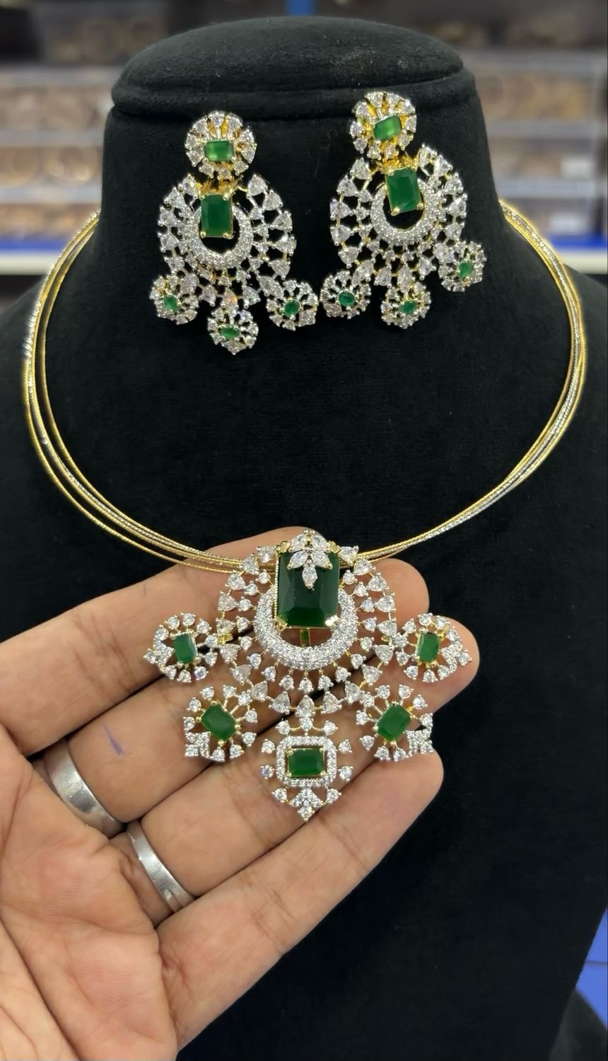 5 Lines Hasli With Gj Locket Set