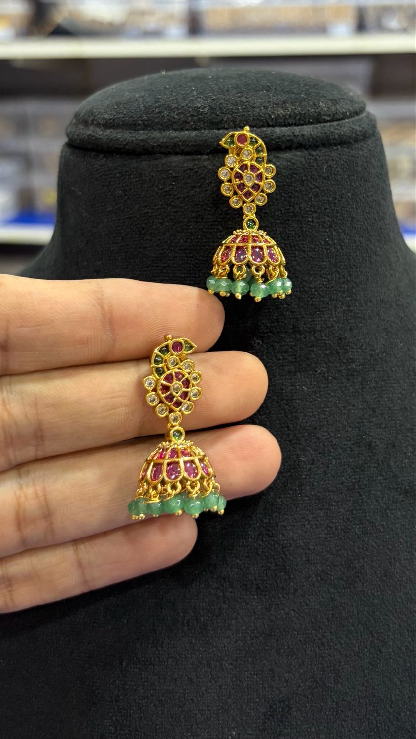 Nakshi Kemp Stone Jumkas