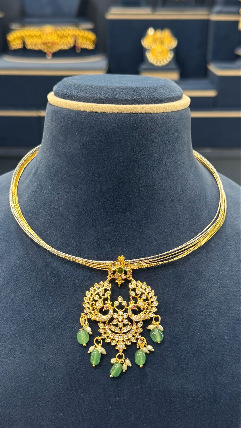 Hasli with Detachable Locket