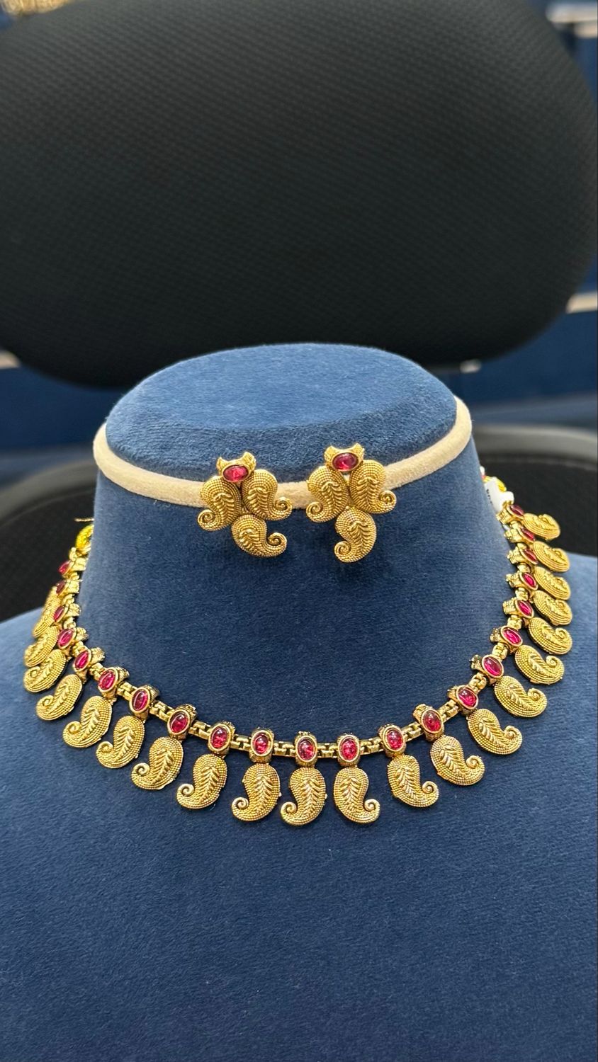 Simple Neckset