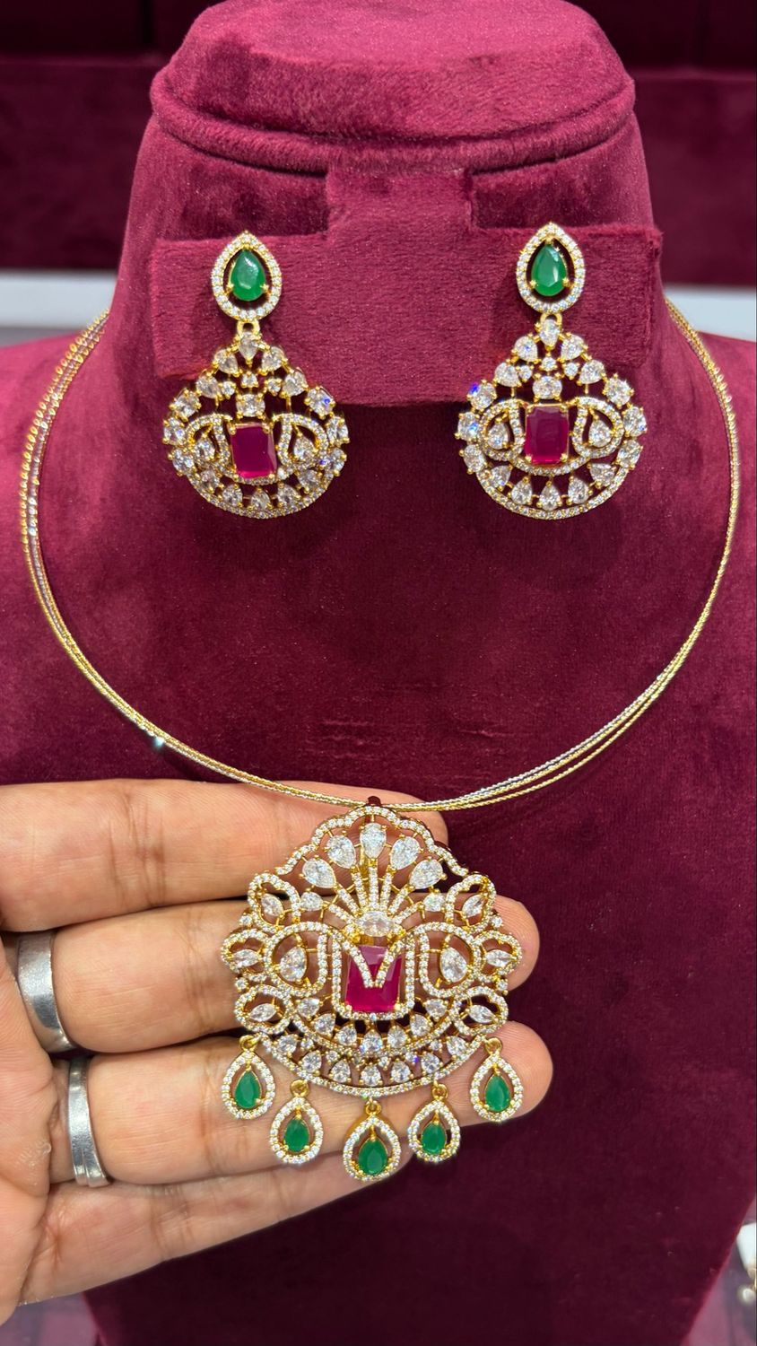 4 Lines Hasli With Locket Set