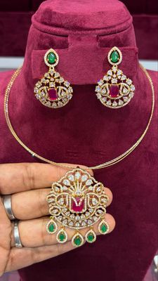 4 Lines Hasli With Locket Set