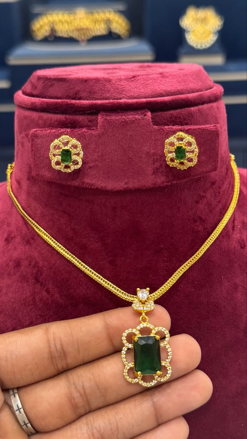 Budget Neckset