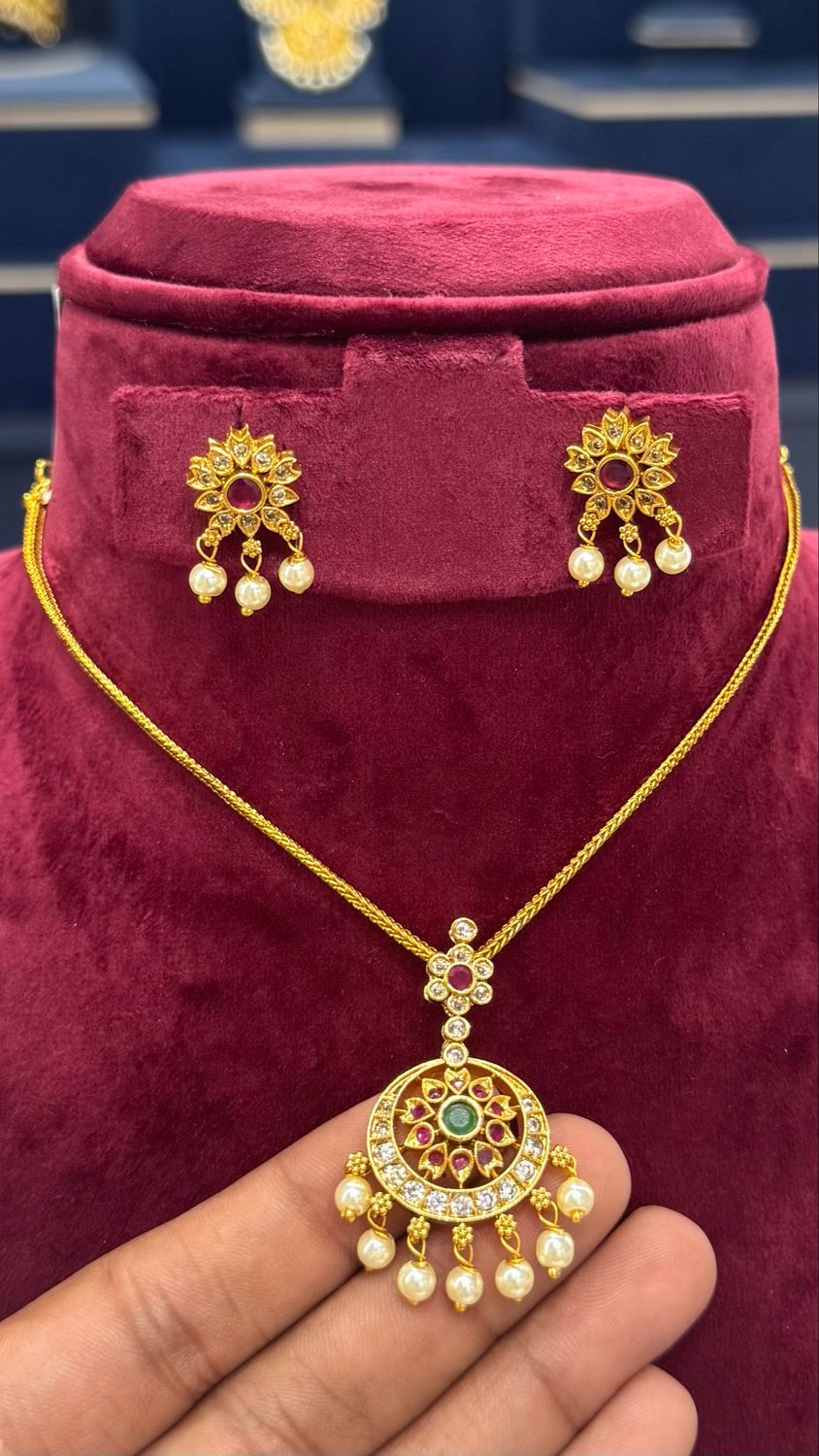 Budget Neckset