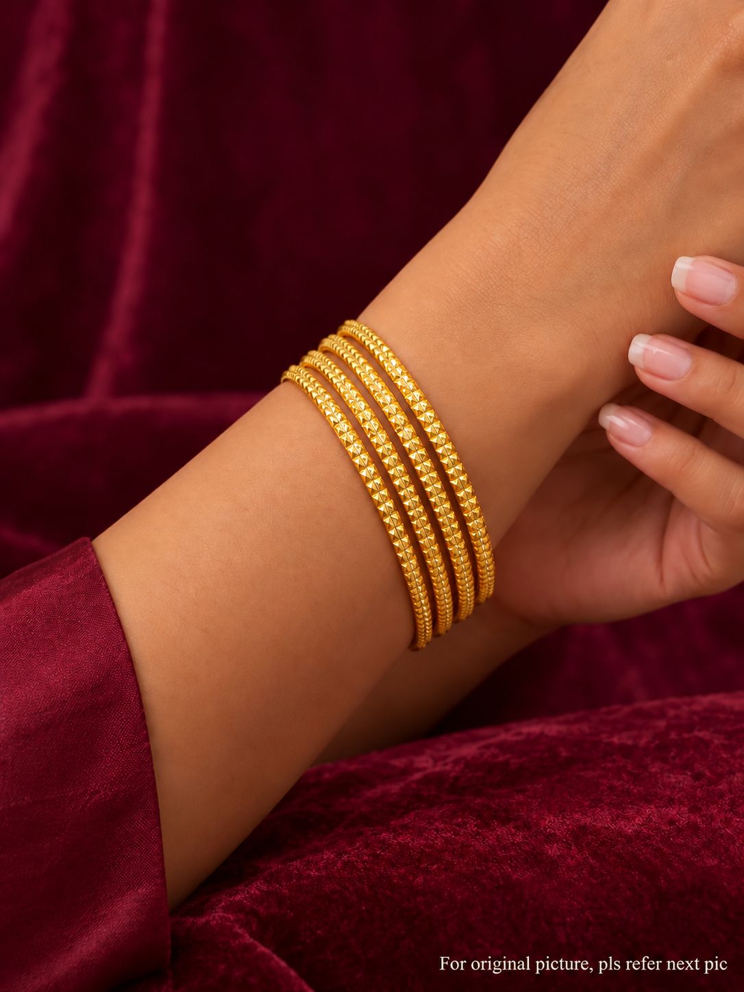 Special Gold Look Handmade Bangles