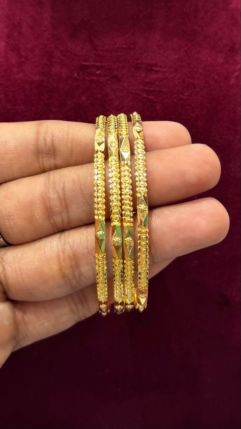 Special Gold Look Handmade Bangles