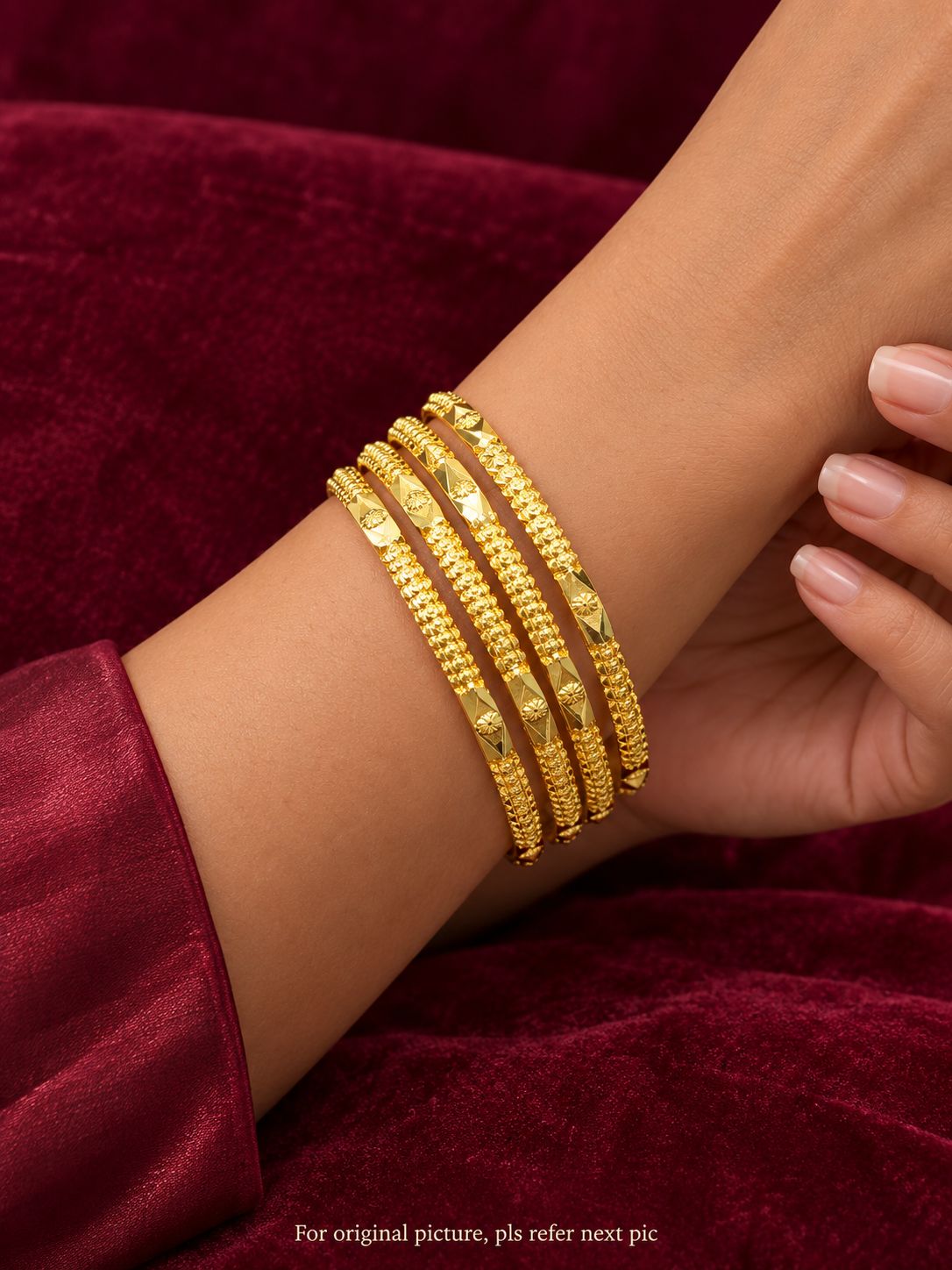 Special Gold Look Handmade Bangles