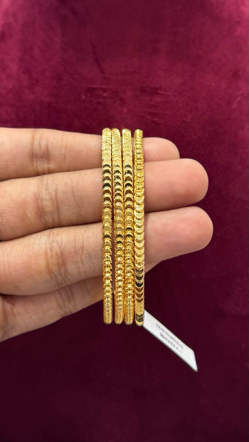 Special Gold Look Handmade Bangles