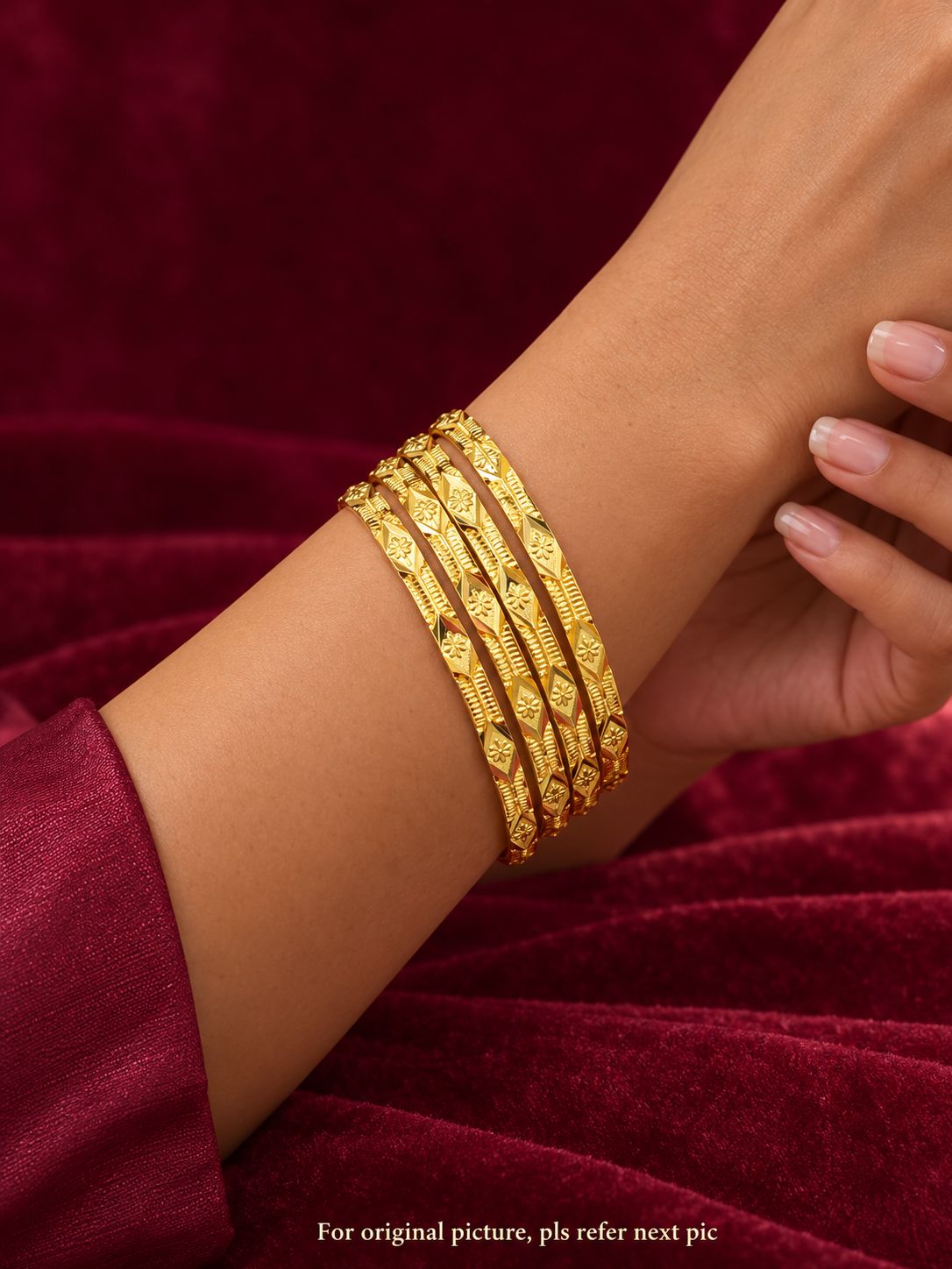 Special Gold Look Handmade Bangles
